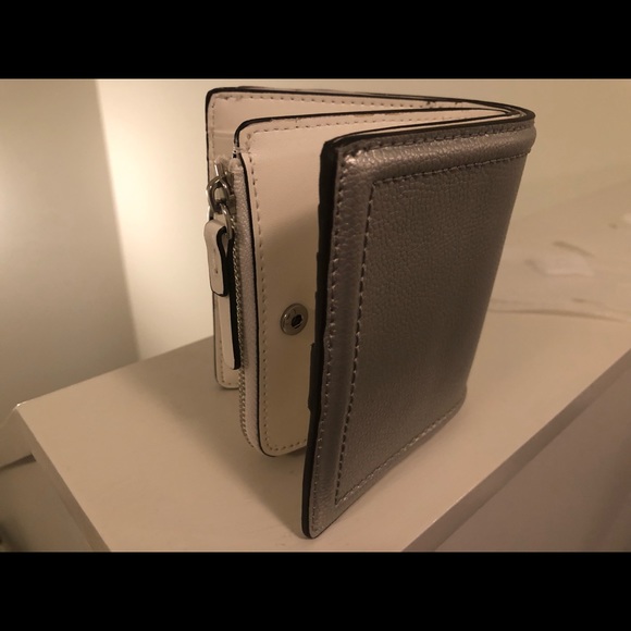 Kate Spade Wallet-New - Picture 6 of 6